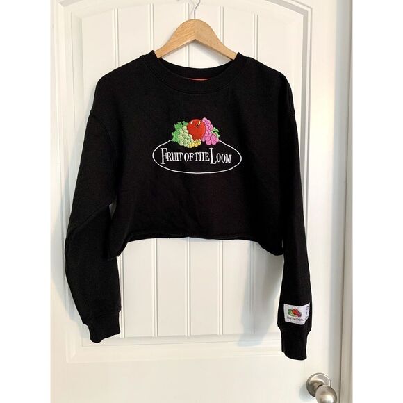 Fruit of the Loom Tops - Fruit of the Loom Ultra Cozy‎ Black Cropped Sweatshirt Logo Women's Small